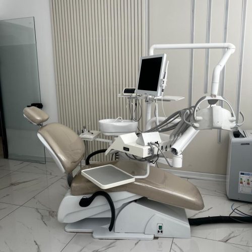 استخدام دندانپزشک زیبایی مسلط به کامپوزیت در کلینیک دندانپزشکی واقع در تهران