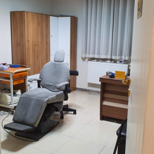 نیازمند پزشک زیبایی دارای پروانه تهران